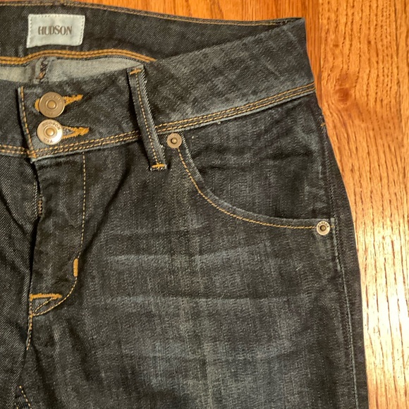 Hudson Jeans, Dark Wash, 5-Pockets, Pointed Flap & Button on Back 2, Size 28 - Picture 4 of 15